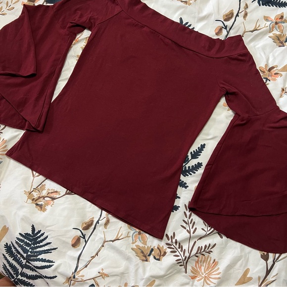 Express Off the Shoulder Bell Sleeve Top M - Picture 10 of 10